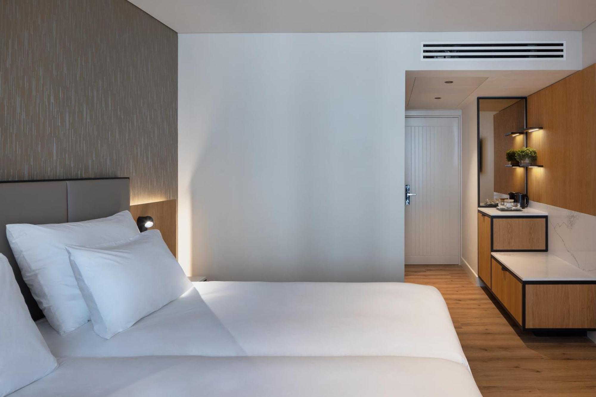 Gardens Hotel 4*